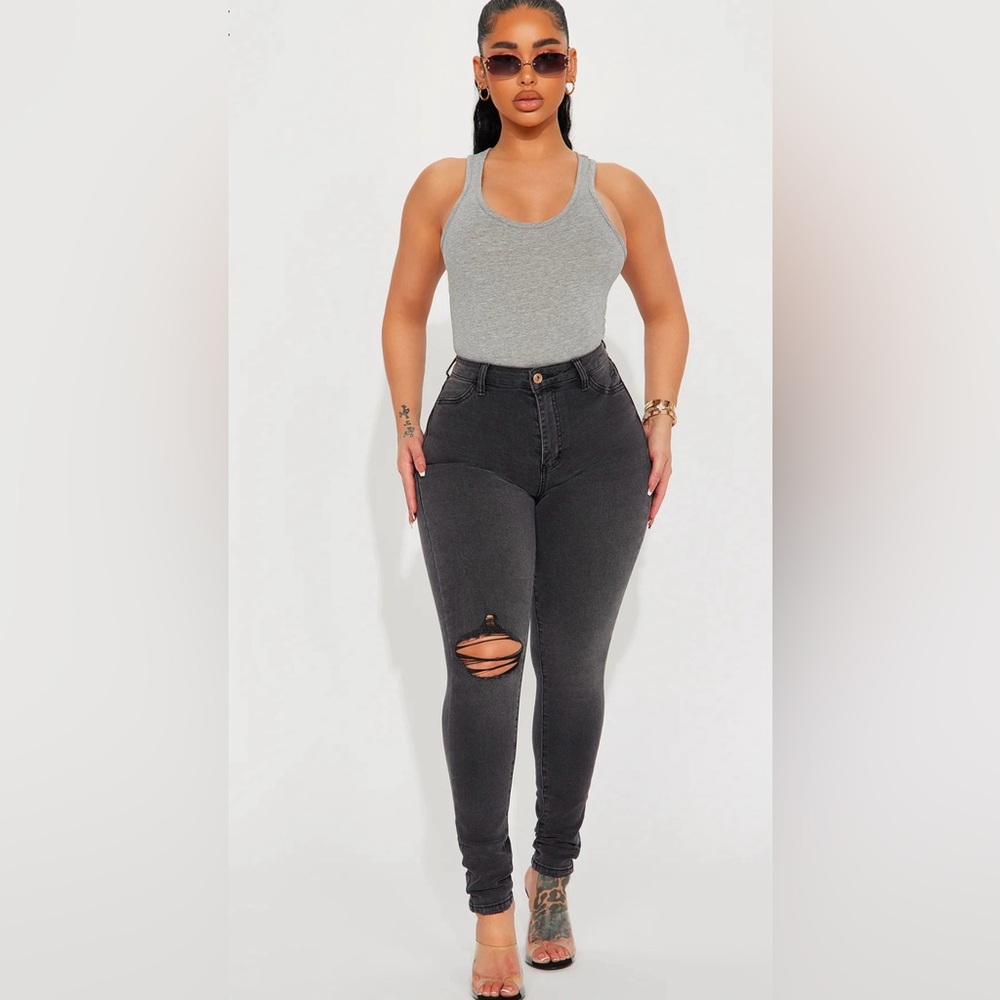 Ripped skinny jeans
